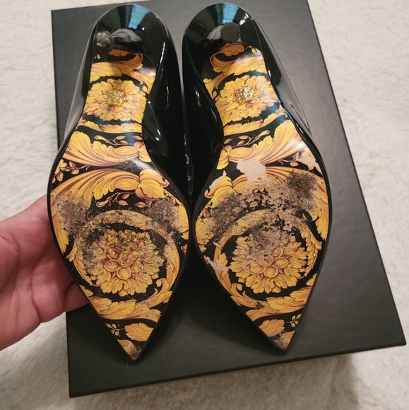 Authentic Versace patent heels - Picture 5 of 7